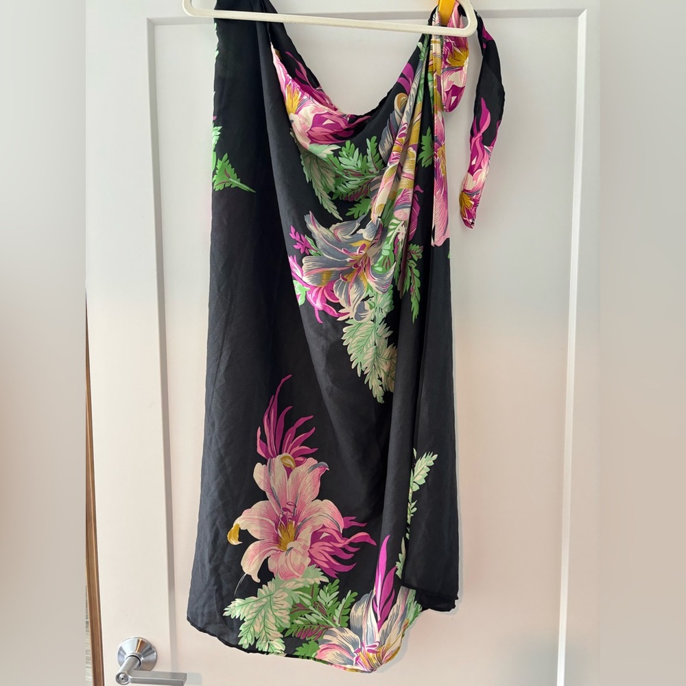 NWT Walker Baker Sarong